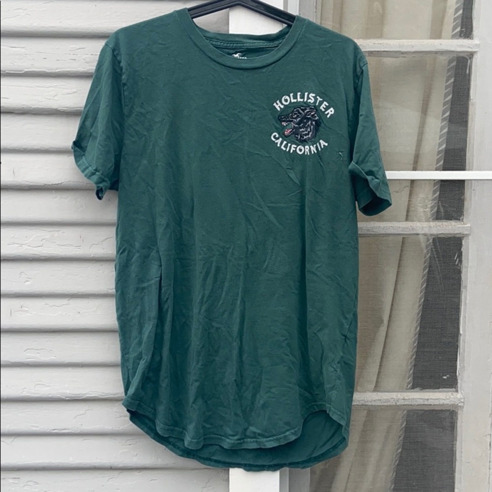 Green hollister wolf tee